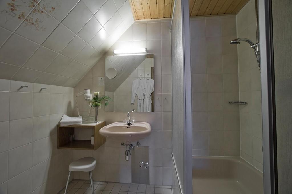 Landhotel Sauerlaender Hof Eslohe Room photo